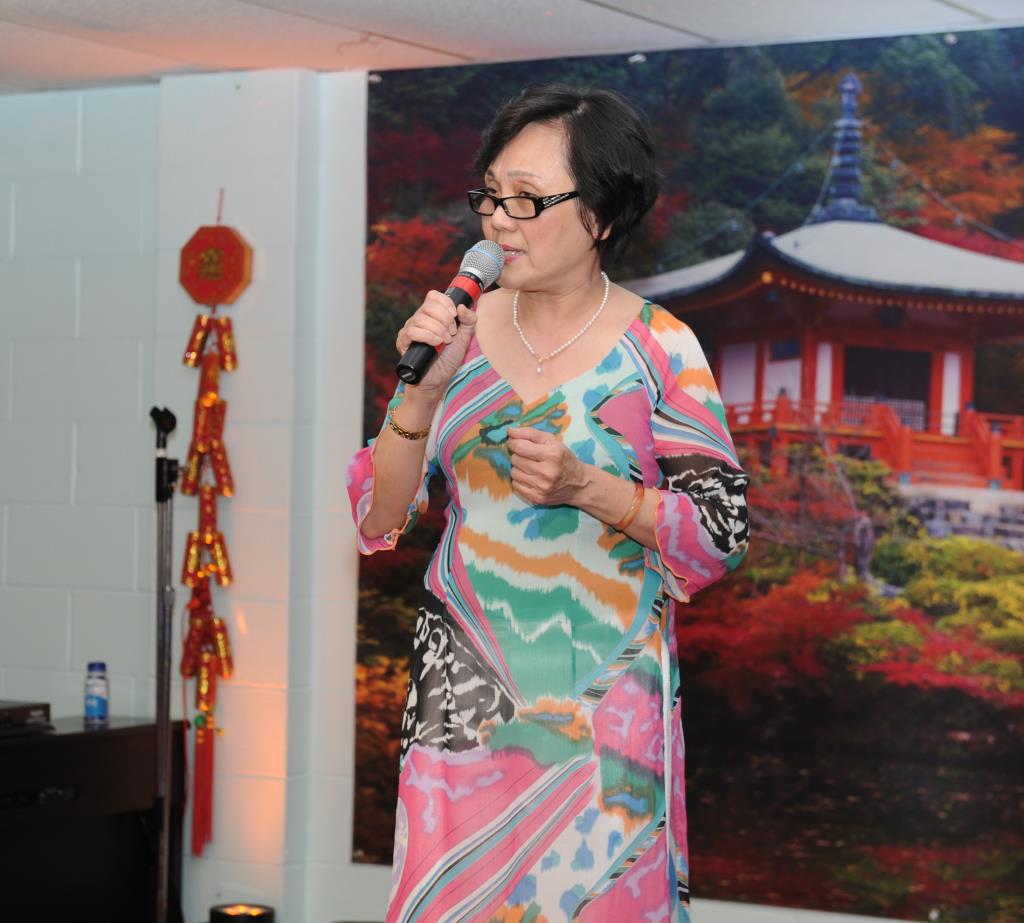 Đêm đốt nến cầu nguyện chủ đề “Hoài niệm về Mẹ”tại chùa Phước Hậu, tiểu bang Wisconsin, Hoa Kỳ.