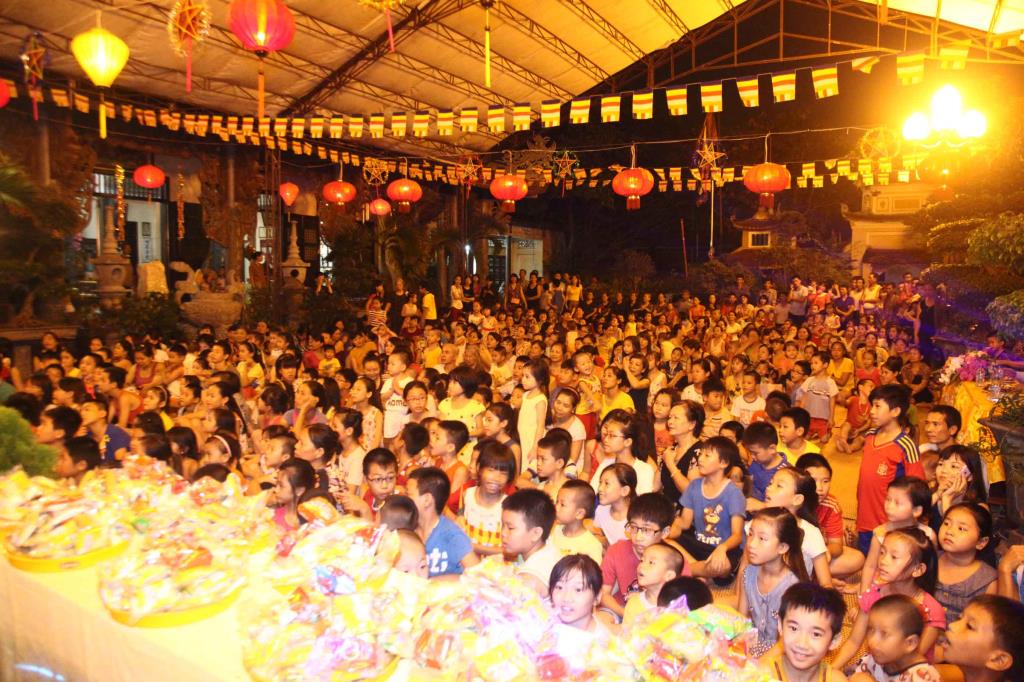 Hà Nội: Chùa Trung Phúc Tổ Chức Trung Thu Cho Các Cháu Thiếu Niên Nhi Đồng