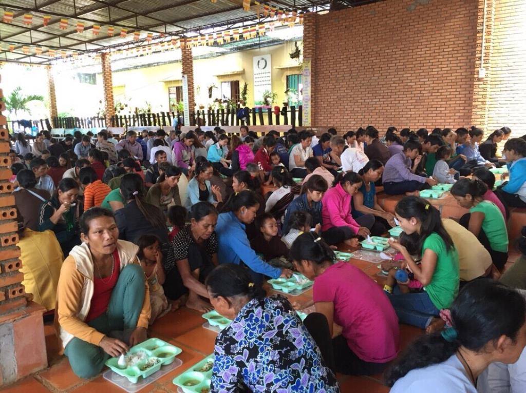 Khóa Tu Một Ngày An Lạc Và Vui Trung Thu Cho Các Em Phật Tử Tại Chùa Hoa Nghiêm (PL: 2559 – DL: 2015)