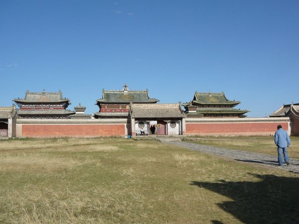 Mông Cổ: Ngôi Già lam Cổ tự Erdene Zuu tuyệt đẹp