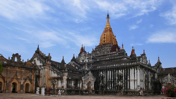 Myanmar: Chùm ảnh Ngôi Đại Già lam Cổ Tự Ananda tuyệt đẹp ở Thành phố Phật giáo Bagan