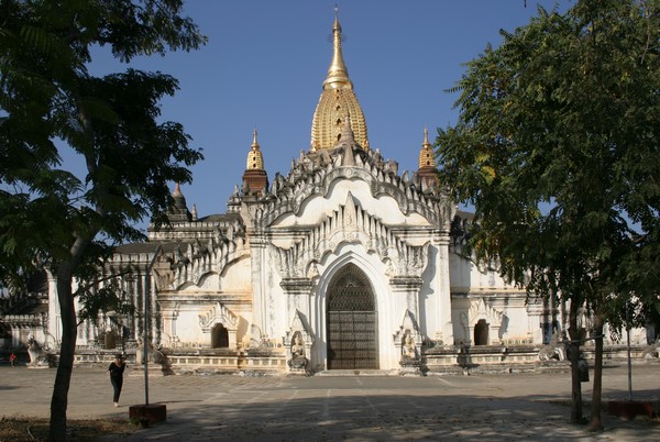Myanmar: Chùm ảnh Ngôi Đại Già lam Cổ Tự Ananda tuyệt đẹp ở Thành phố Phật giáo Bagan