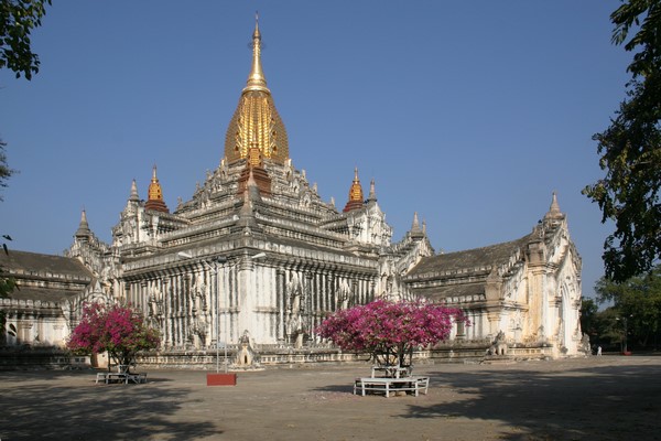 Myanmar: Chùm ảnh Ngôi Đại Già lam Cổ Tự Ananda tuyệt đẹp ở Thành phố Phật giáo Bagan