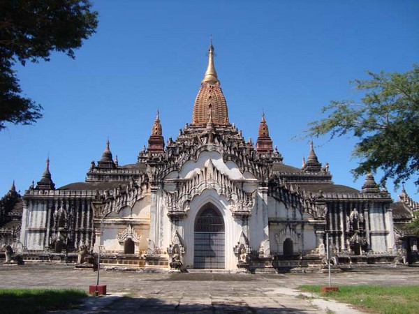 Myanmar: Chùm ảnh Ngôi Đại Già lam Cổ Tự Ananda tuyệt đẹp ở Thành phố Phật giáo Bagan