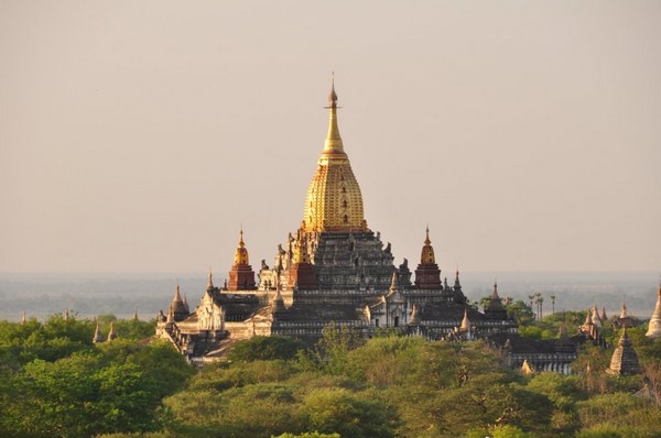 Myanmar: Chùm ảnh Ngôi Đại Già lam Cổ Tự Ananda tuyệt đẹp ở Thành phố Phật giáo Bagan