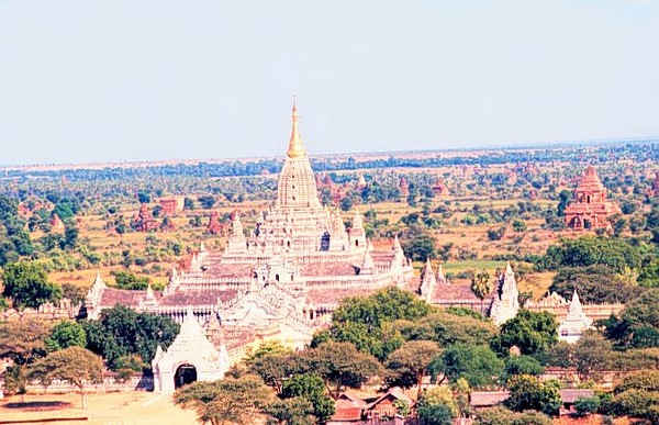 Myanmar: Chùm ảnh Ngôi Đại Già lam Cổ Tự Ananda tuyệt đẹp ở Thành phố Phật giáo Bagan