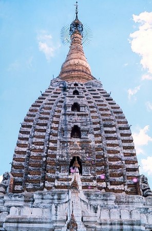 Myanmar: Chùm ảnh Ngôi Đại Già lam Cổ Tự Ananda tuyệt đẹp ở Thành phố Phật giáo Bagan