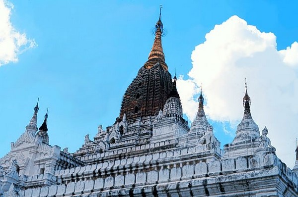 Myanmar: Chùm ảnh Ngôi Đại Già lam Cổ Tự Ananda tuyệt đẹp ở Thành phố Phật giáo Bagan