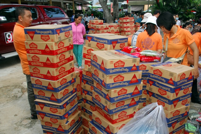 Quỹ Đạo Phật Ngày Nay khánh thành “Nhịp cầu yêu thương 4” và trao quà từ thiện tại Bến Tre