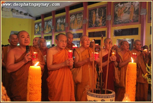 Đồng Nai: Đêm hội cúng đèn Vu Lan Báo Hiếu - PL. 2559 tại thiền viện Phước Sơn