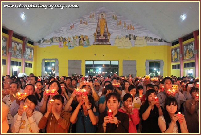 Đồng Nai: Đêm hội cúng đèn Vu Lan Báo Hiếu - PL. 2559 tại thiền viện Phước Sơn