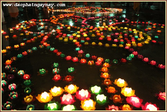 Đồng Nai: Đêm hội cúng đèn Vu Lan Báo Hiếu - PL. 2559 tại thiền viện Phước Sơn