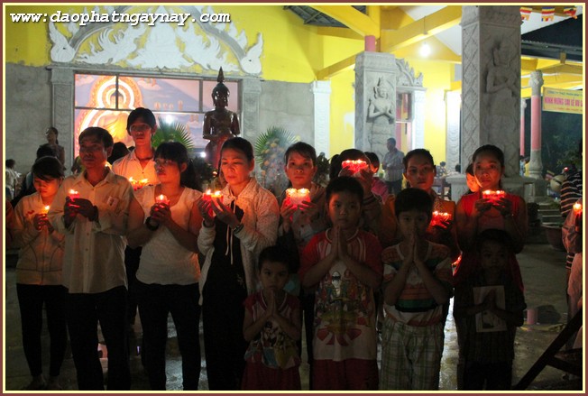 Đồng Nai: Đêm hội cúng đèn Vu Lan Báo Hiếu - PL. 2559 tại thiền viện Phước Sơn