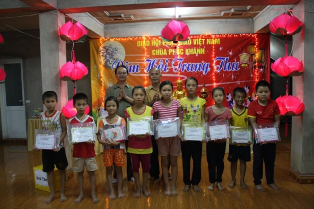 Hà Nội: Trung Thu Cho Em ở Những Ngôi Chùa Quê