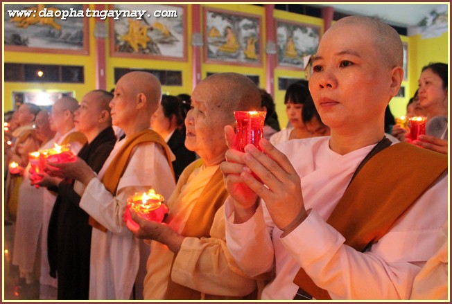Đồng Nai: Đêm hội cúng đèn Vu Lan Báo Hiếu - PL. 2559 tại thiền viện Phước Sơn