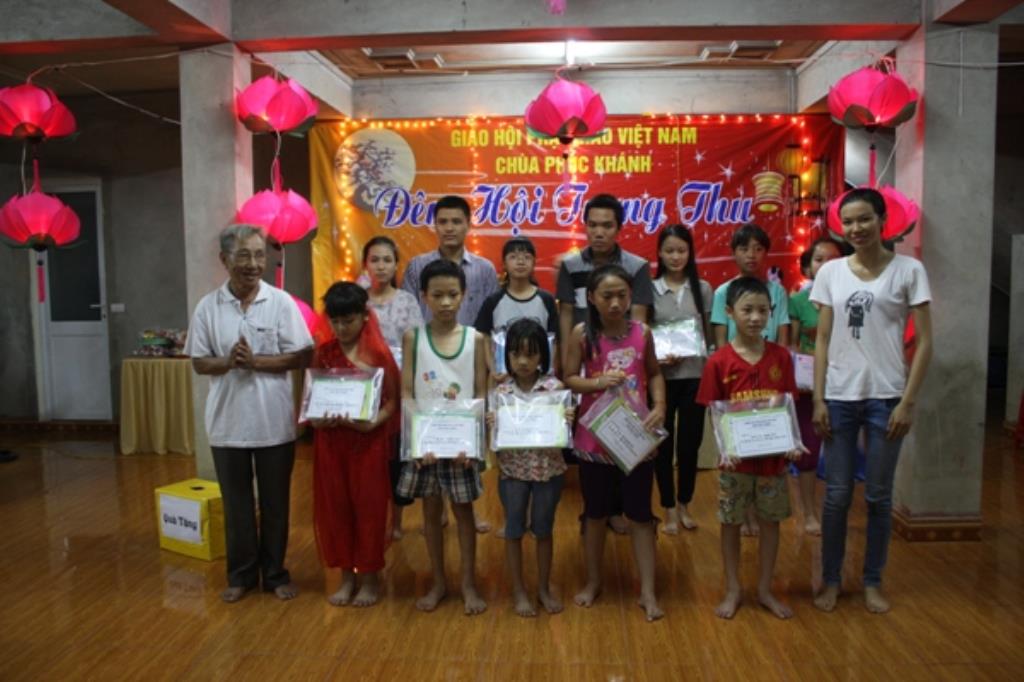 Hà Nội: Trung Thu Cho Em ở Những Ngôi Chùa Quê