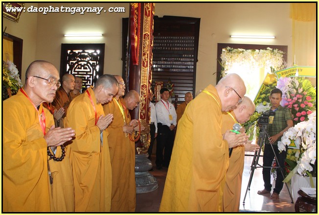 Long An: Hội đồng Trị sự viếng tang lễ cố hòa thượng Thích Tắc Ngộ