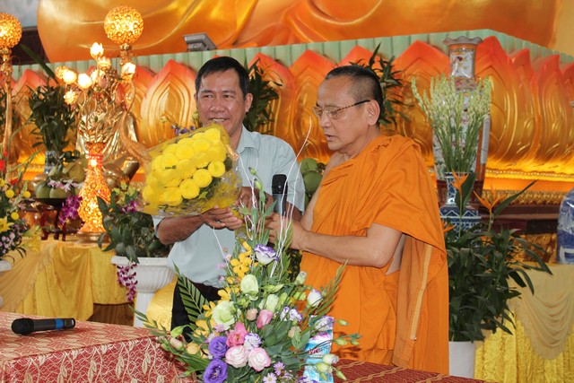 Ban tôn giáo viếng thăm trường hạ Thiền Viện Phước Sơn
