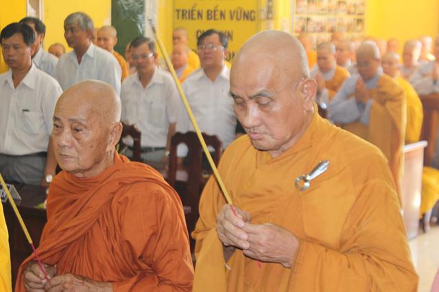 PG Đồng Tháp Lễ Tri Ân Tiền Bối Hữu Công và Bế Giảng Khóa Bồi Dưỡng NV Trụ Trì Năm 2015