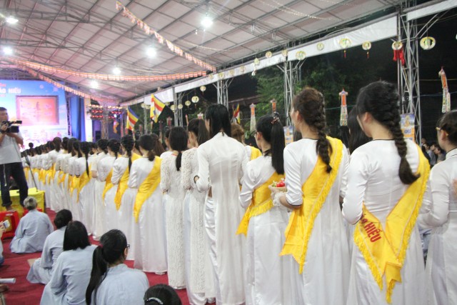 Thái Bình: Đêm hội bông hồng cài áo tại chùa Từ Xuyên