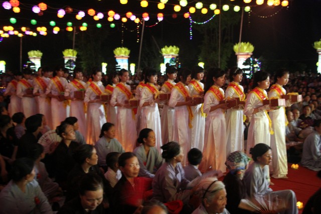 Hà Nam: Chùa Ninh Tảo tổ chức Đại lễ Vu Lan – Bông hồng cài áo