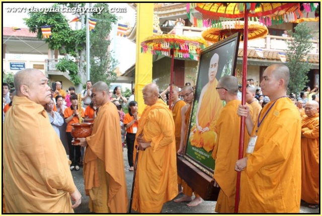 TP. HCM: Cung đón kim quan ĐLHT Thích Giác Nhiên về pháp viện Minh Đăng Quang