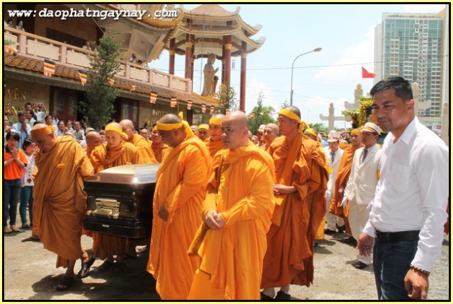 TP. HCM: Cung đón kim quan ĐLHT Thích Giác Nhiên về pháp viện Minh Đăng Quang