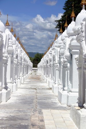 Myanmar: Ngôi Danh lam Cổ tự Kuthodaw có cuốn sách đá lớn nhất thế giới