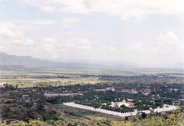 Myanmar: Ngôi Danh lam Cổ tự Kuthodaw có cuốn sách đá lớn nhất thế giới