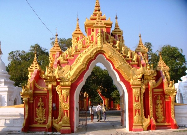 Myanmar: Ngôi Danh lam Cổ tự Kuthodaw có cuốn sách đá lớn nhất thế giới