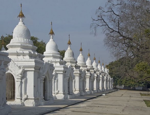 Myanmar: Ngôi Danh lam Cổ tự Kuthodaw có cuốn sách đá lớn nhất thế giới