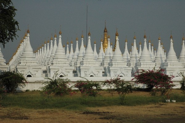 Myanmar: Ngôi Danh lam Cổ tự Kuthodaw có cuốn sách đá lớn nhất thế giới