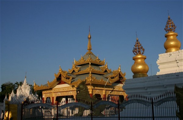 Myanmar: Ngôi Danh lam Cổ tự Kuthodaw có cuốn sách đá lớn nhất thế giới