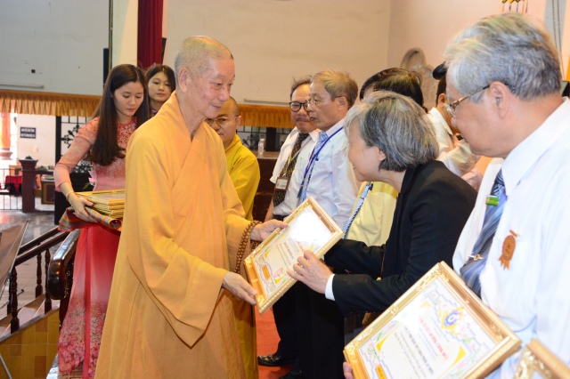 Quỹ Đạo Phật Ngày Nay: Lễ công bố chương trình &quot; Chung tay vì người bệnh&quot;