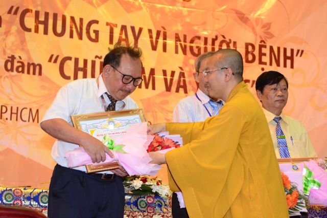 Quỹ Đạo Phật Ngày Nay: Lễ công bố chương trình &quot; Chung tay vì người bệnh&quot;