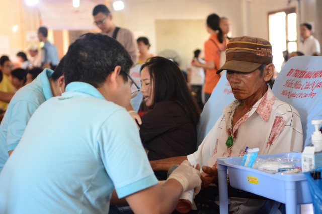 Quỹ Đạo Phật Ngày Nay: Một giọt máu cho đi, một cuộc đời ở lại