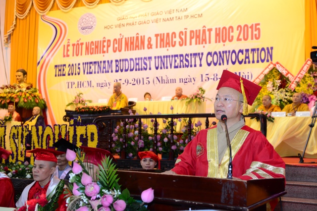 Gần 500 Cử nhân và Thạc sĩ Phật học khóa IX hân hoan mừng lễ tốt nghiệp