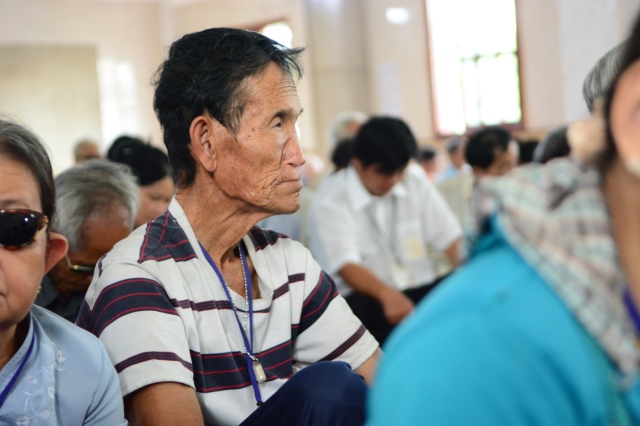 Quỹ Đạo Phật Ngày Nay: Tặng quà cho 163 người khiếm thị thành phố 09-2015