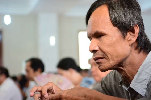 Quỹ Đạo Phật Ngày Nay: Tặng quà cho 163 người khiếm thị thành phố 09-2015