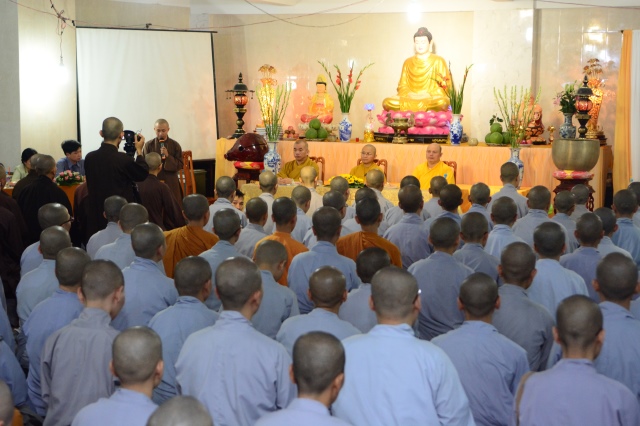 Quỹ Đạo Phật Ngày Nay tặng trên 200 xuất học bổng cho Tăng Ni năm học 2015-2016