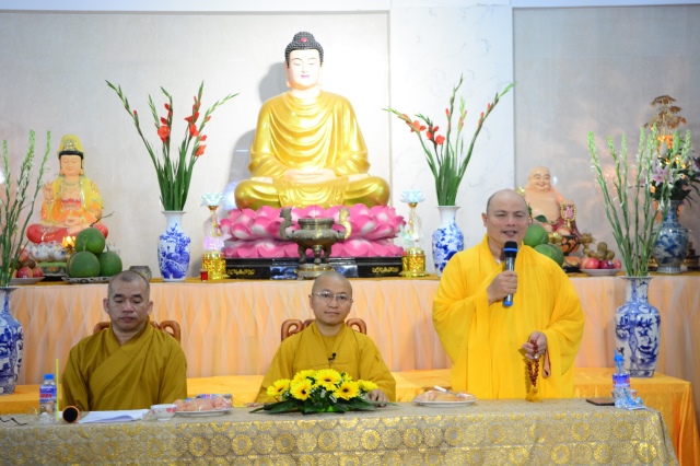 Quỹ Đạo Phật Ngày Nay tặng trên 200 xuất học bổng cho Tăng Ni năm học 2015-2016