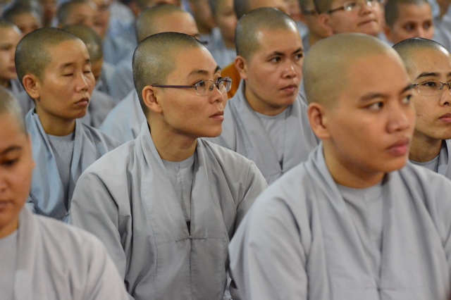 Quỹ Đạo Phật Ngày Nay tặng trên 200 xuất học bổng cho Tăng Ni năm học 2015-2016