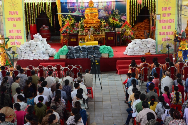 Quỹ Đạo Phật Ngày Nay chia sẻ tình thương với vùng đất nghèo Hà Tĩnh