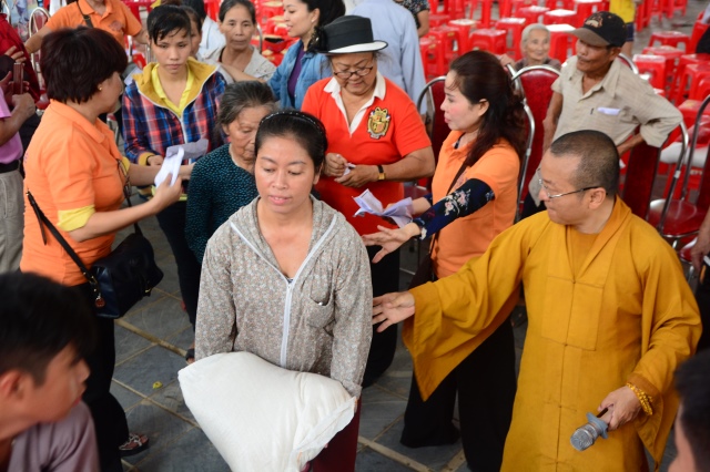 Quỹ Đạo Phật Ngày Nay chia sẻ tình thương với vùng đất nghèo Hà Tĩnh