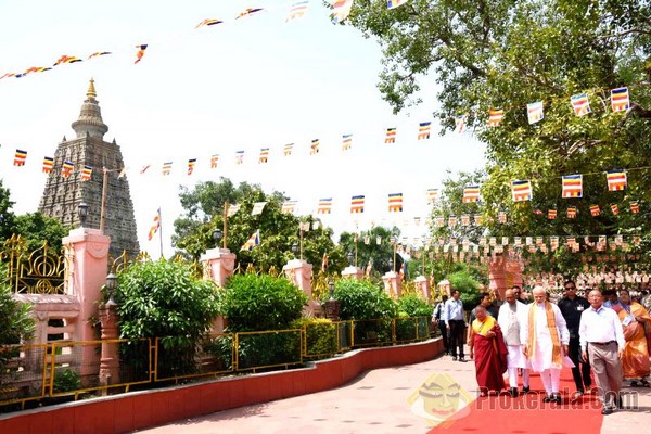 Ấn Độ: Chùm ảnh Thủ tướng Ấn Độ Narendra Modi chiêm bái và cầu nguyện tại Tháp Giác Ngộ