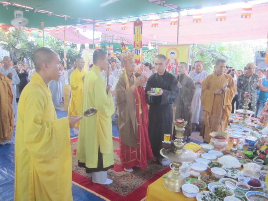 Đại lễ cầu siêu trai đàn chẩn tế giải oan bạt độ tại chùa Khánh Long