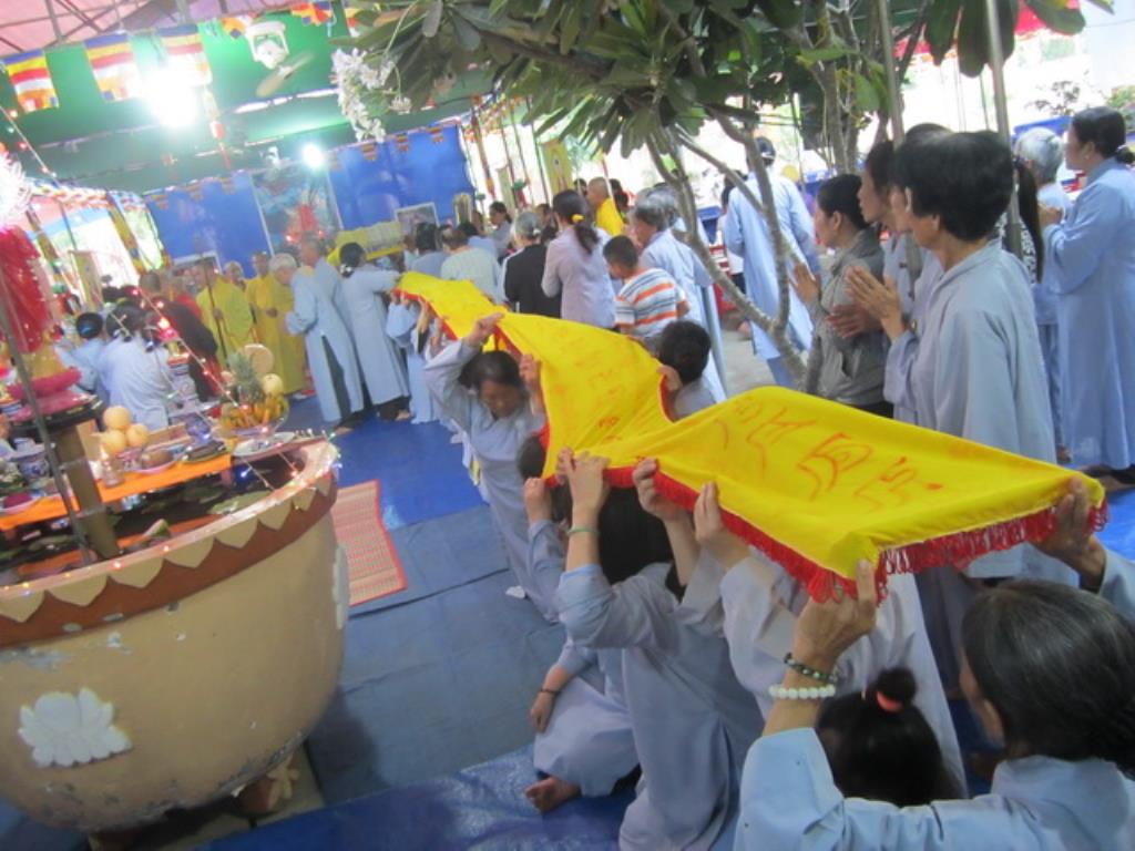 Đại lễ cầu siêu trai đàn chẩn tế giải oan bạt độ tại chùa Khánh Long