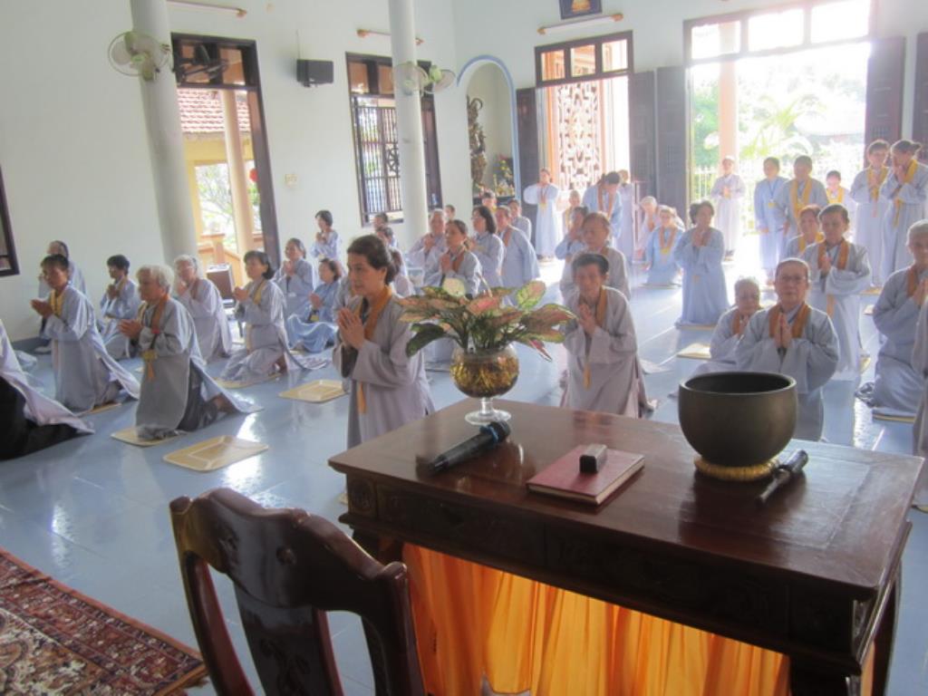 Một ngày tu tập Bát Quan Trai giới tại chùa Đức Hòa
