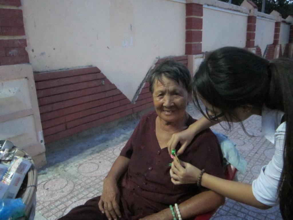 Chùa Bảo Phước mang “Hoa hồng xuống phố”