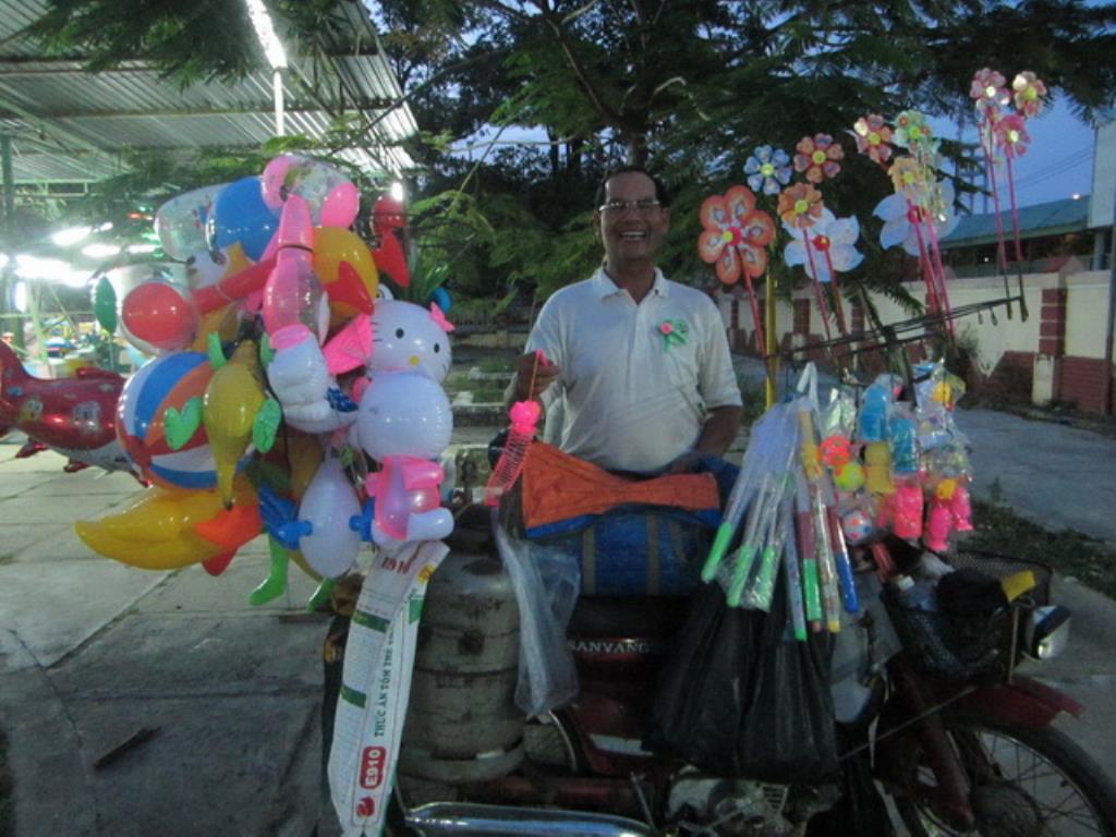 Chùa Bảo Phước mang “Hoa hồng xuống phố”